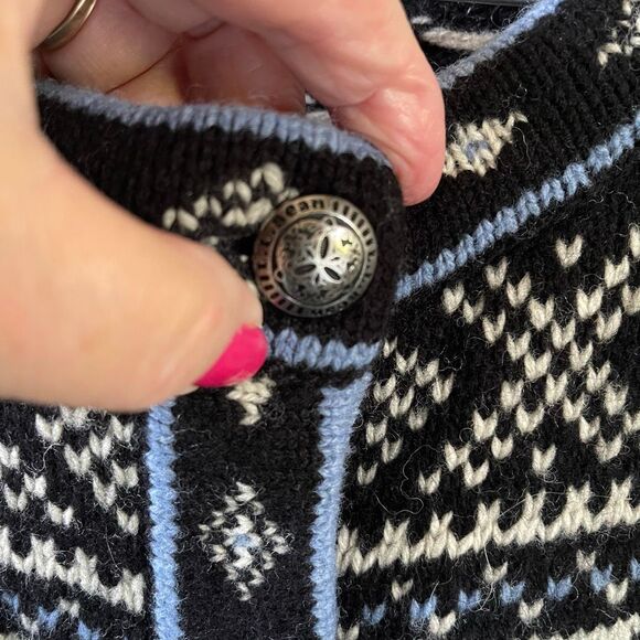 L.L.Bean Size XL wool button front thick knit Nordic print cardigan - Picture 10 of 10